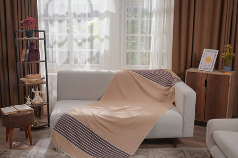 مفرش كانيون - بيج غامق بإطار بني