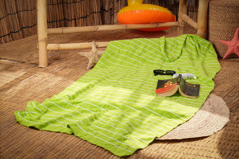 The Tote Towel | 2-in-1 Beach Bag & Towel Green